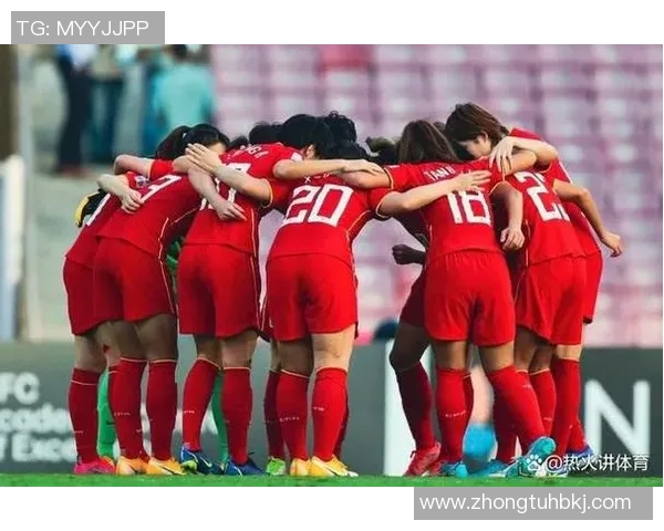 足球明星亲临女足比赛现场感受激情与魅力的精彩瞬间